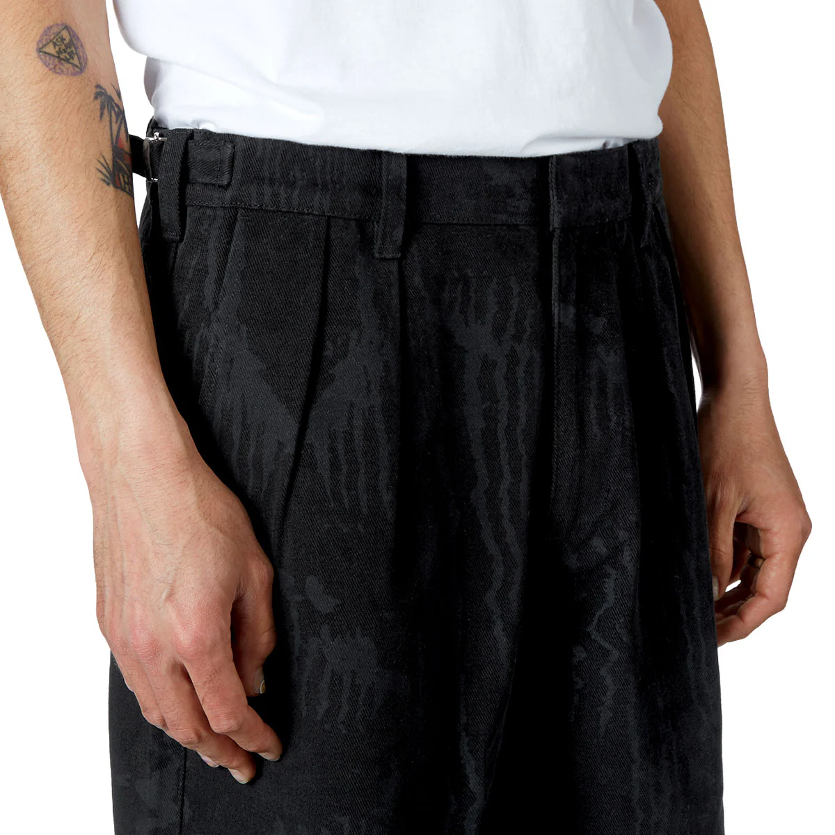CCS Amoir Libre Pleated Shorts - Black Distortion - Image 10