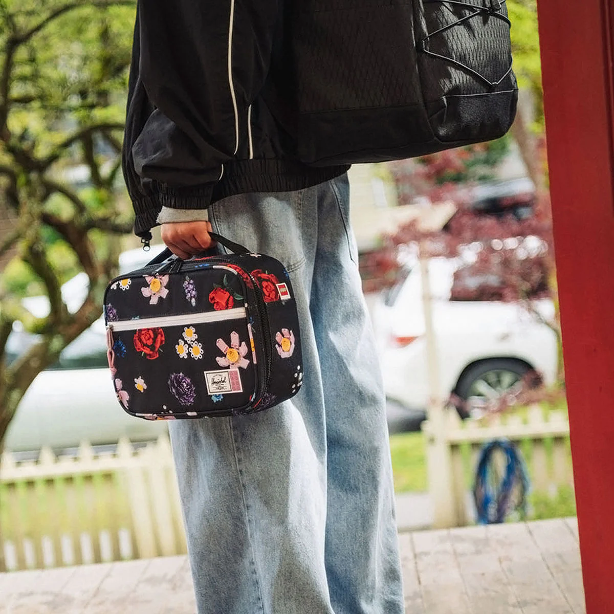Herschel Supply x LEGO Little Pop Quiz Lunch Box - Falling Florals - Image 4